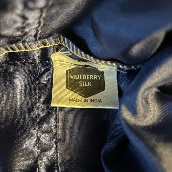 Mulberry Silk Full Sheet Set Like New - Picture 2 of 4